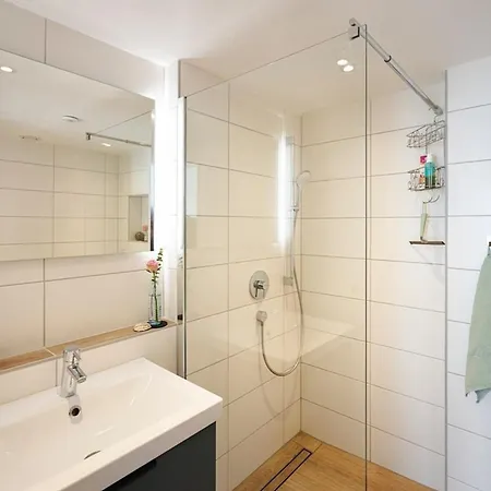 Pfingstrose, Apartment